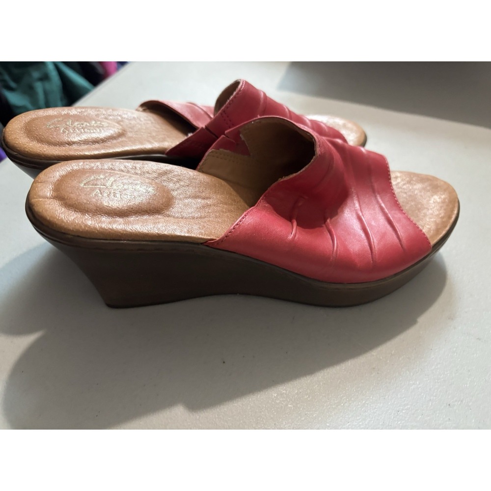 Vtg Clark's Artisan 8.5 Red Leather Wedge Sandals